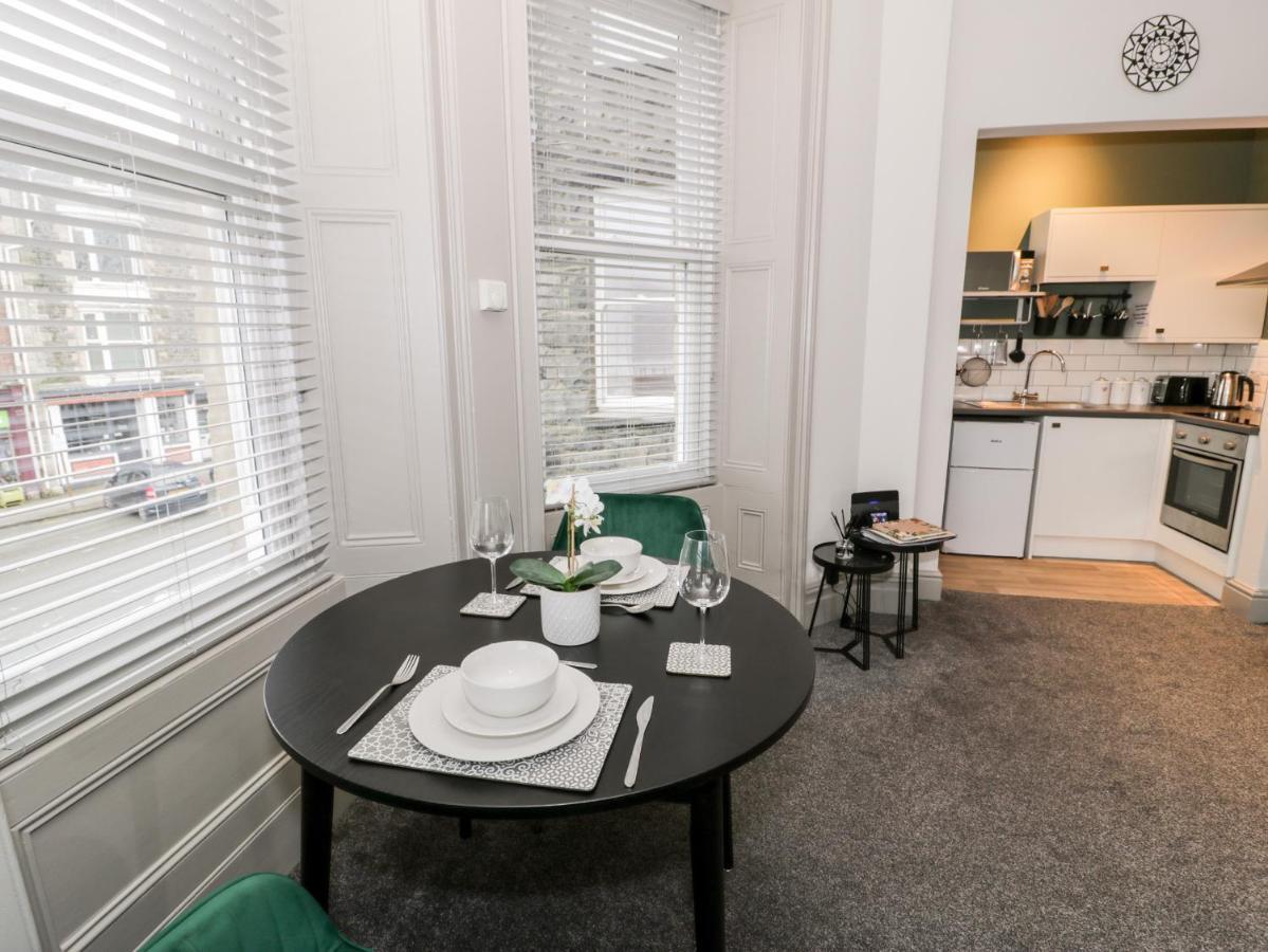 Apartment Emerald Barmouth